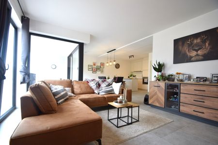 Makkelijk bereikbaar appartement met 2 slaapkamers vlakbij het centrum - Photo 3