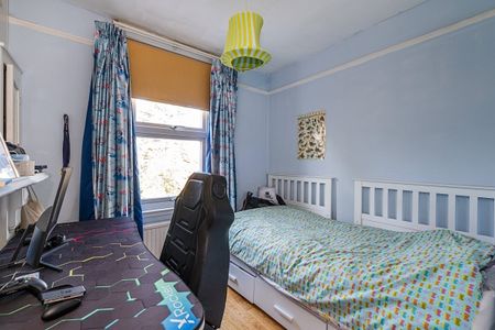 4 bedroom terraced house to rent - Photo 5