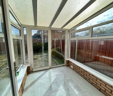 Denny Close, Upton - Photo 3