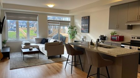 For Lease - 2090 Coppenwood Common, Burlington, Ontario - Photo 2