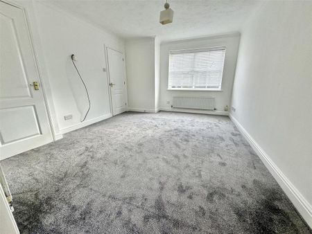 3 bedroom semi-detached house to rent - Photo 2