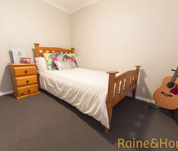 Great size family home - Photo 4