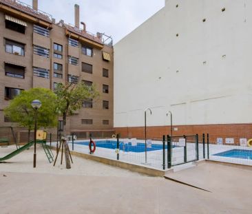 Room in a shared 5-bedroom apartment for rent in Almendrales. - Photo 4