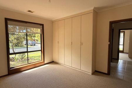 Spacious home in family friendly location - Photo 5