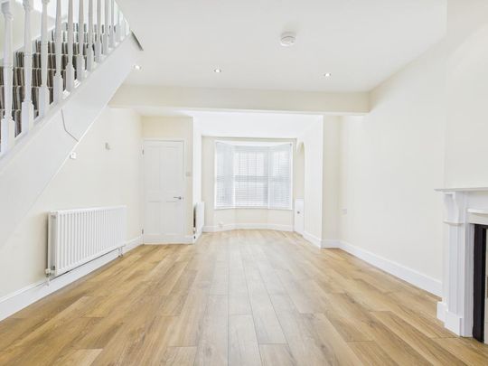 2 bedroom terraced house to rent - Photo 1