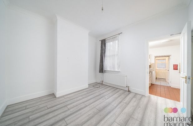 Warwick Road, London - Photo 1