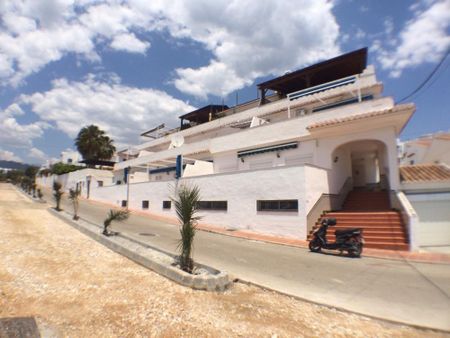 Middle Floor Apartment | Nerja | €850/Month - Photo 2