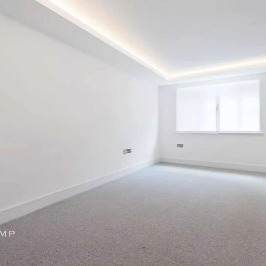 A newly refurbished apartment in the heart of Marylebone - Photo 1