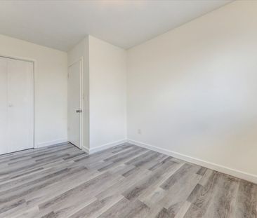 For Lease - 70 Port Darlington Road Unit# 3 Bed Suite, Clarington, ... - Photo 5