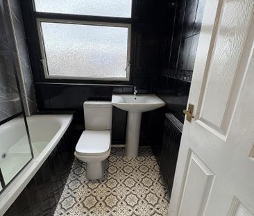 3 bedroom semi-detached house to rent - Photo 6