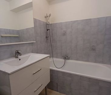 Location Appartement 1 pièce 25m² CANNES 06400 - Photo 3