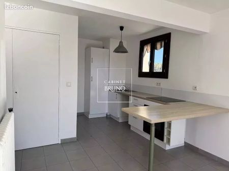 Location Appartement 4 pièces 69m² LE CANNET 06110 - Photo 3