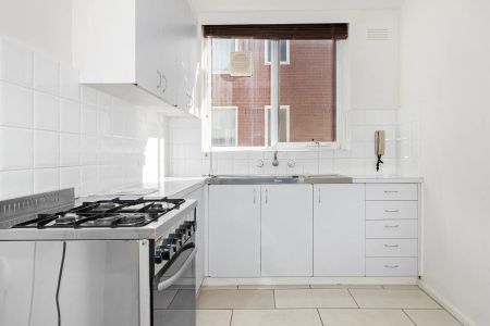 One Bedroom Apartment in a Great Location - Photo 2