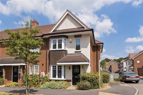 3 bedroom end of terrace house to rent - Photo 1