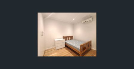 Modern Townhouse Living in Chadstone - Photo 2