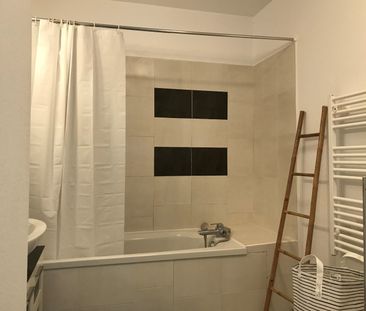 Location Appartement 2 pièces 43m² SETE 34200 - Photo 6