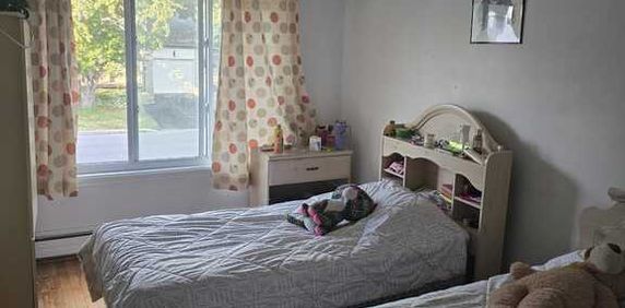 Grand 4 1/2 Chauffe A Louer - Photo 2