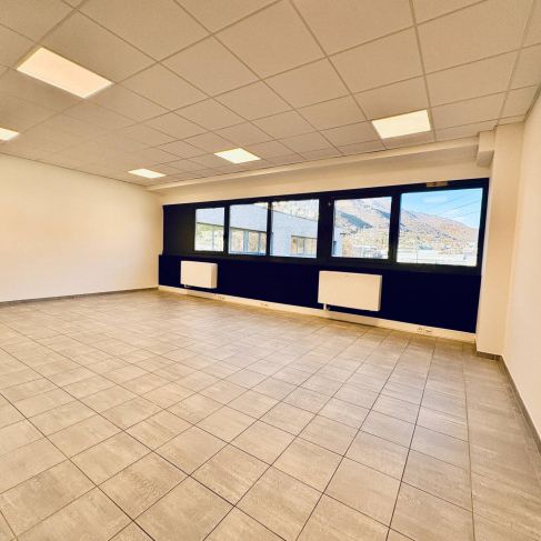 Studio/Ufficio in Affitto a Gravesano - Photo 1