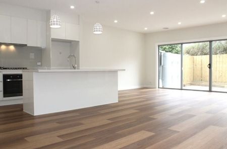 Home with Bayside Living - Photo 4