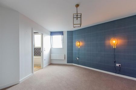 3 bedroom apartment to rent - Photo 2