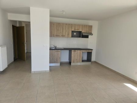 Location Appartement 3 pièces 63m² CHAMBERY 73000 - Photo 3