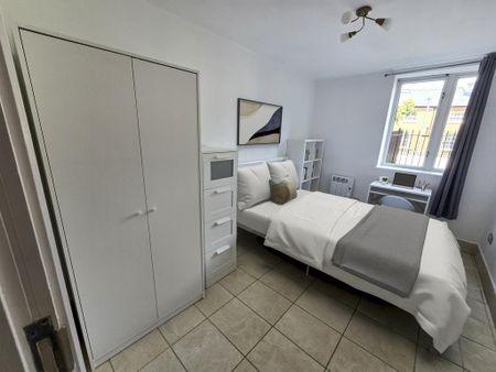 2 bedroom flat to rent - Photo 3