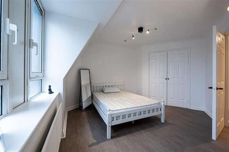 Regents Plaza Apartments, Greville Road, London, NW6 - Photo 2