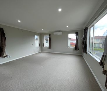 Stunning Home&excl; - Photo 3