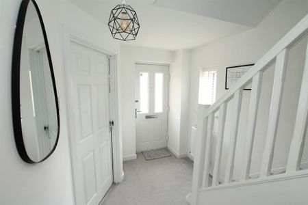 3 bedroom detached house to rent - Photo 5