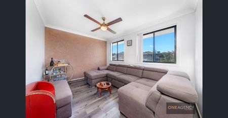 For Rent: Modern 4-Bed Family Home in Prime Riverstone Location - Photo 2