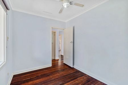 Central Mandurah Gem on 809sqm - Comfort, Character & Coastal Convenience - Photo 4