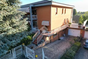 Porzione di bifamiliare in affitto