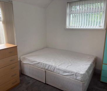 Double Room for Students & Professionals, Brynmill Avenue. - Photo 3
