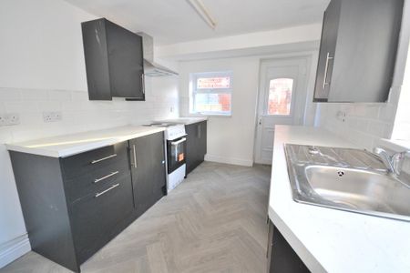 2 bedroom terraced house to rent - Photo 5