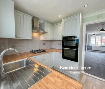 2 bedroom end of terrace house to rent - Photo 3