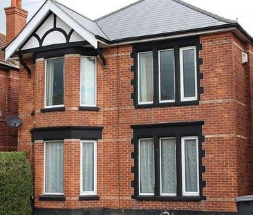 Bedroom Detached House In Bournemouth, BH9 - Photo 1