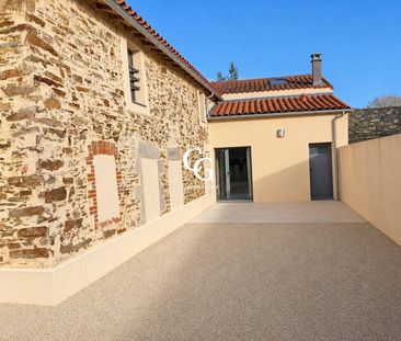 Location Maison 6 pièces 115m² VIEILLEVIGNE 44116 - Photo 4
