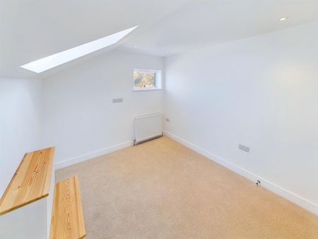 3 bedroom detached house to rent - Photo 5