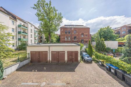 ❄️Neu! Frisch renovierte 2-Raum-Wohnung mit Tageslichtbad, moderne Einbauküche & Aufzug - Photo 2