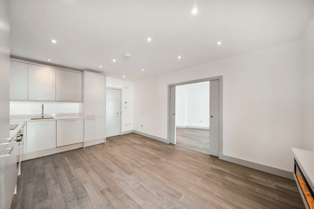 Norbury Crescent, London, SW16 - Photo 5