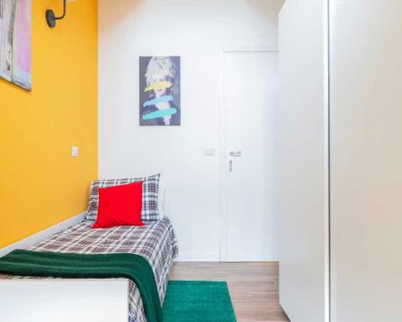 Viale Alfredo Oriani, Bologna, Emilia-Romagna 40137 - Photo 4