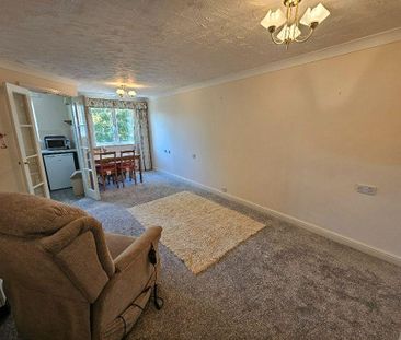 1 bedroom flat to rent - Photo 2