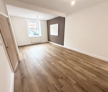 House - Terraced For Rent Eileen Place, Treorchy - Photo 2