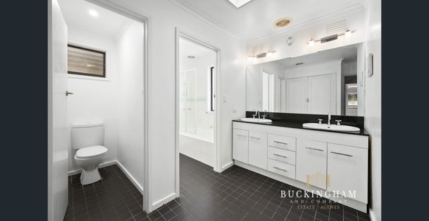 Fantastic home in quiet location - Photo 1