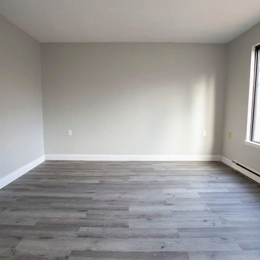 Crystal Heights Townhouses — Renovated 3 Bedroom Townhouse - Photo 1