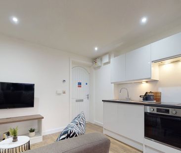 Apt 19, 29 Clarendon Road - Photo 4