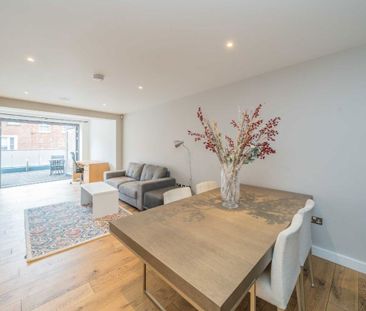 Farm Yard, SL4, London - Photo 4