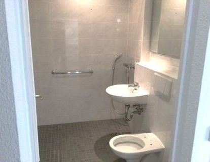 Schicke 2-Zimmer-Wohnung mit ebenerdiger Dusche und Balkon! - Foto 1