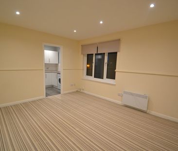 2 Bed Flat, Sandbank Avenue, G20 - Photo 1