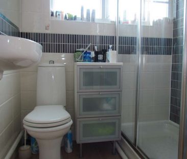 Cosy ALL FEMALE houseshare in lovely Didsbury! Room 3 - Photo 6